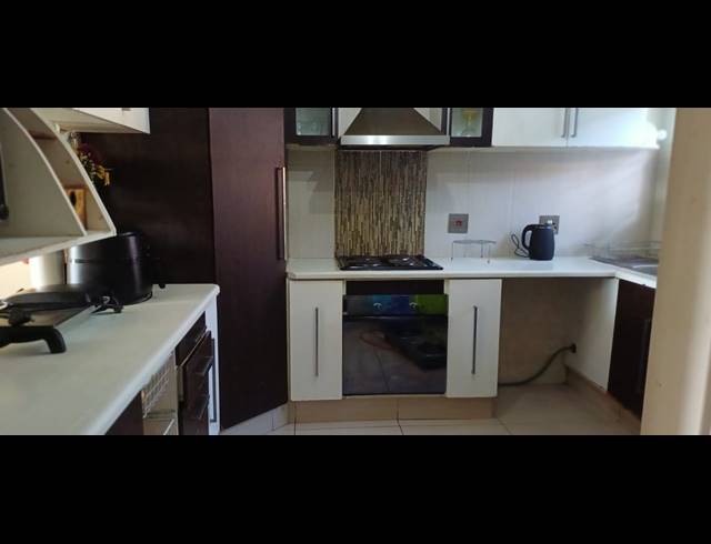 2 BEDROOM TOWNHOUSE FOR SALE IN BLACKHEATH
